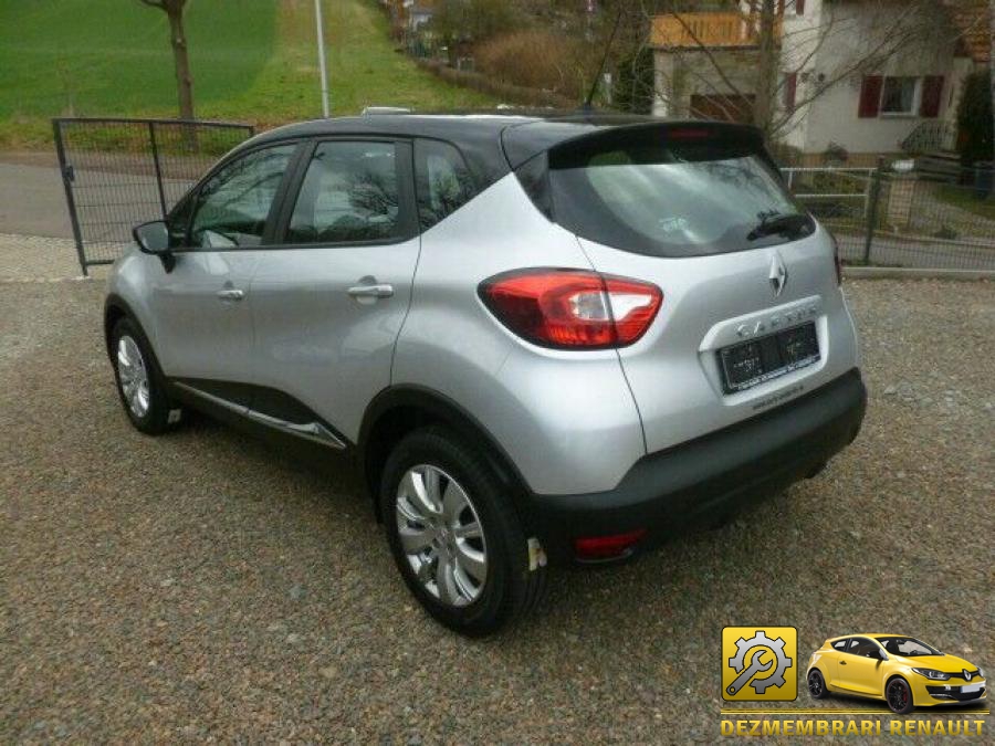 Aripa spate renault captur 2014