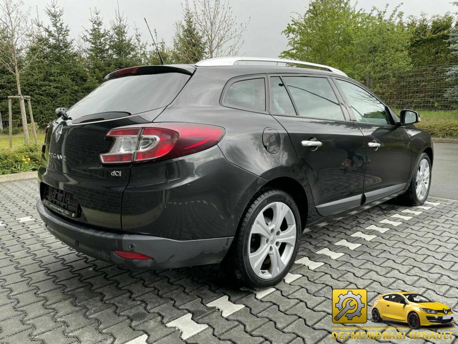 Aripa spate renault megane 2011