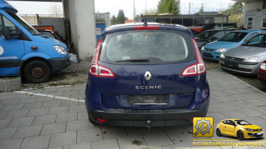 Aripa spate renault scenic 2012